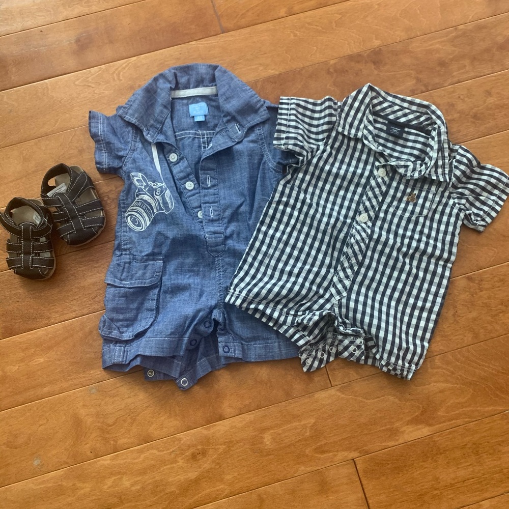 Baby Gap short onesie 0-3 months
